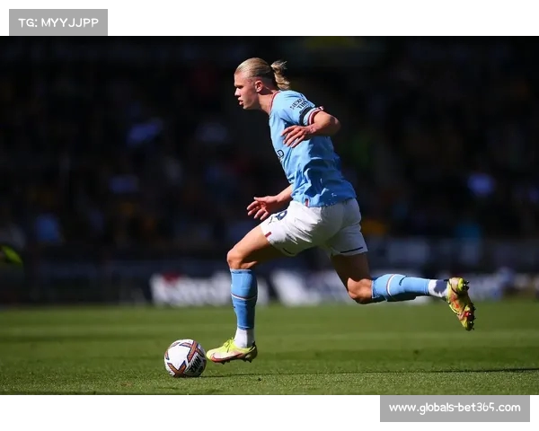 哈兰德本赛季错失十五次进球机会领衔五大联赛表现分析 哈兰德本赛季错失十五次进球机会领衔五大联赛表现分析