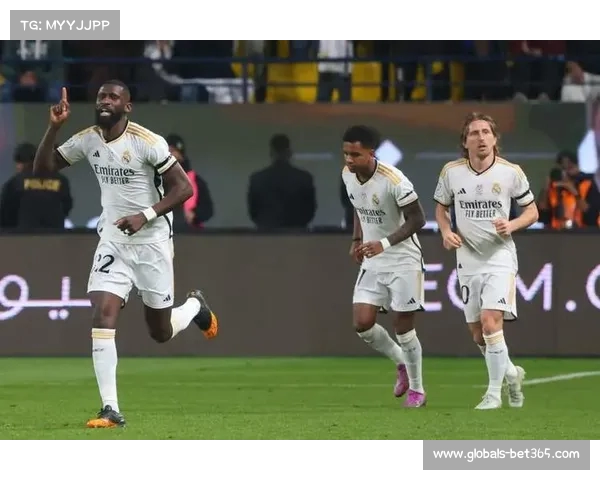 西甲联赛最新动态 皇马三连胜傲视群雄勇夺榜首位置 西甲联赛最新动态 皇马三连胜傲视群雄勇夺榜首位置